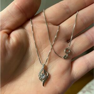 Brand new .925 sterling silver and CZ pendant 💎